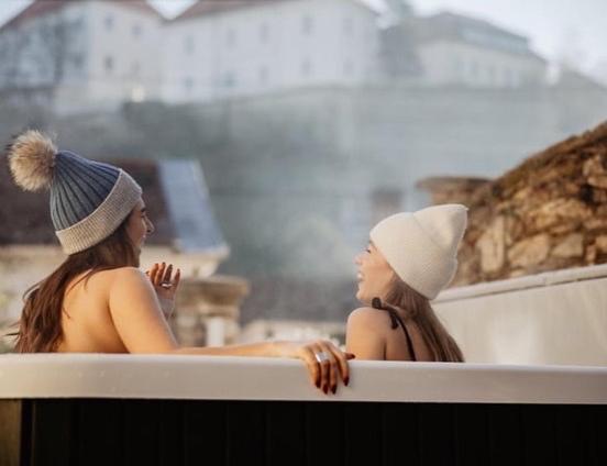 Frida Apartman, Exkluziv Varpanoramaval, A Belvaros Sziveben, Ingyenes Parkolassal Veszprem Luaran gambar